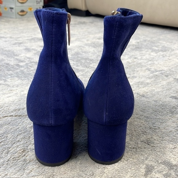 New L’Agence Jeanne Pointed Toe Bootie Ankle Boot Suede Midnight Blue Sz 37.5 - Picture 10 of 13
